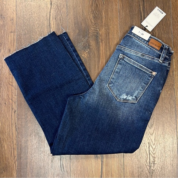 🆕 Judy blue Albany, high-rise, distressed crop wide leg Jean SZ 7/28 - Picture 2 of 8